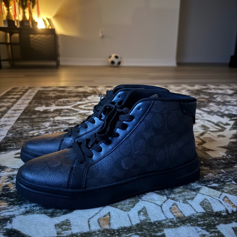 Coach Sneaker (Like New)